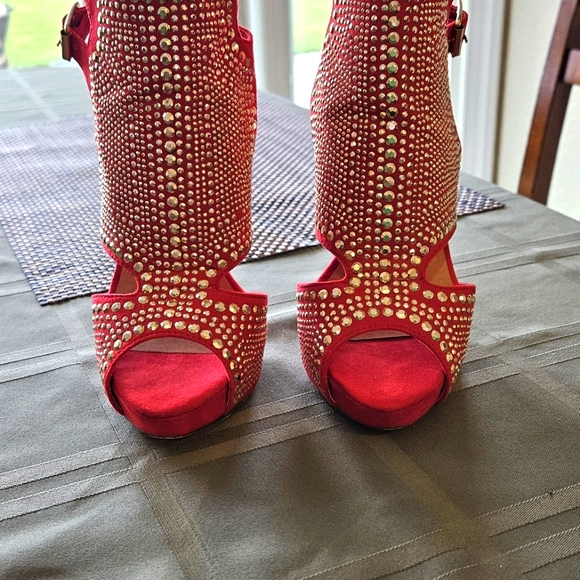 Liliana 5" heels, 3/4" platform, gold rhinestone embellishments & double buckles - Picture 6 of 7